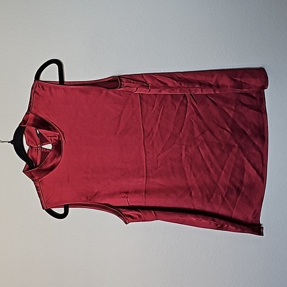 Express NWT Workplace Siren deep red Mock neck satin sleeveless blouse large - Picture 1 of 7